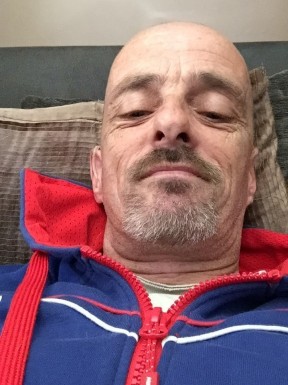 English men looking for love