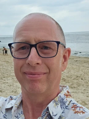 English men looking for love