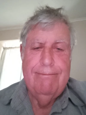 English men looking for love
