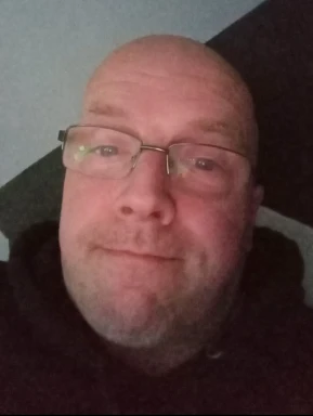 English men looking for love