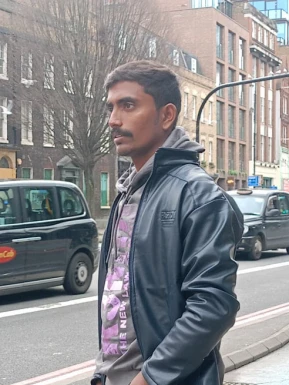 English men looking for love