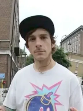English men looking for love