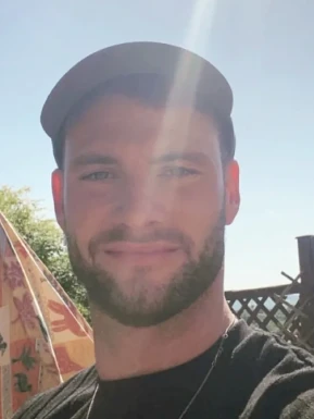 English men looking for love