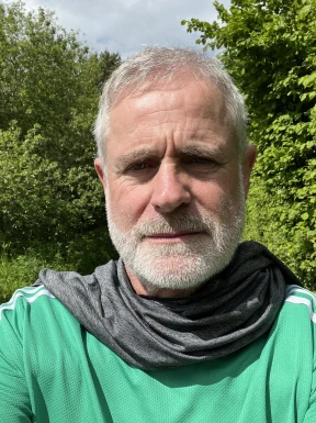 English men looking for love