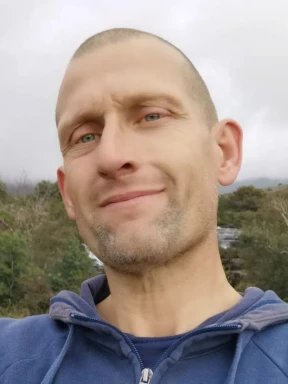 English men looking for love