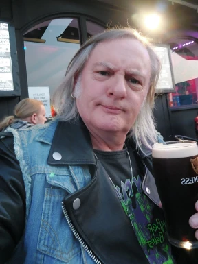 English men looking for love