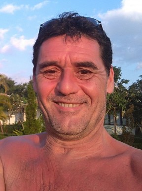 French men looking for love