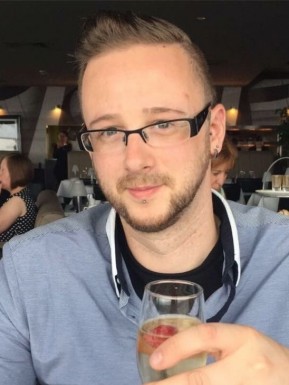 English men looking for love