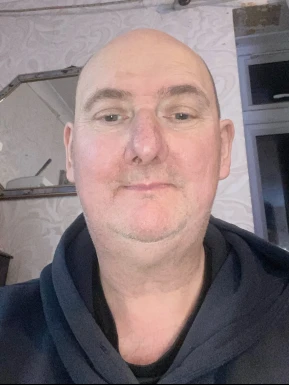 English men looking for love