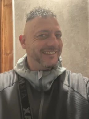 English men looking for love