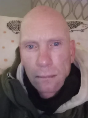 English men looking for love