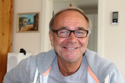 <span>Stefan, 63</span>&nbsp;<span style='width: 25px; height: 16px; float: right; background-image: url(/bitmaps/flags_small/DE.PNG)'>&nbsp;</span><br><span>Munich, Germany</span>&nbsp;<input type='button' class='joinbtn' style='float: right' value='JOIN NOW' />