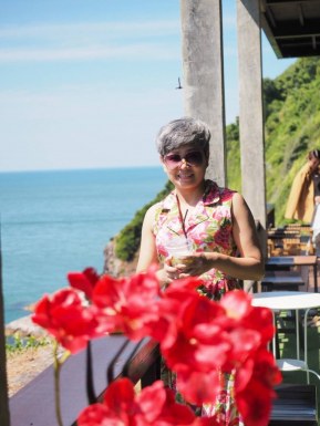 <span>Prasitporn, 49</span>&nbsp;<span style='width: 25px; height: 16px; float: right; background-image: url(/bitmaps/flags_small/TH.PNG)'>&nbsp;</span><br><span>Khonkean, Thailand</span>&nbsp;<input type='button' class='joinbtn' style='float: right' value='JOIN NOW' />