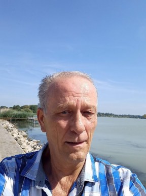 <span>Joachim, 66</span>&nbsp;<span style='width: 25px; height: 16px; float: right; background-image: url(/bitmaps/flags_small/HU.PNG)'>&nbsp;</span><br><span>Toeroekbali, Hungary</span>&nbsp;<input type='button' class='joinbtn' style='float: right' value='JOIN NOW' />
