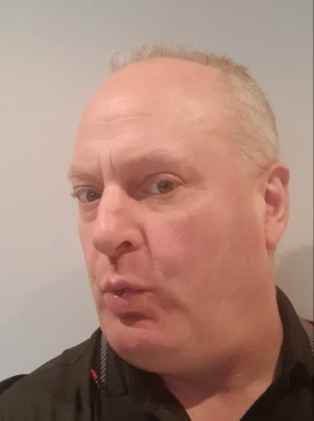 English men looking for love