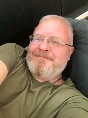 English men looking for love