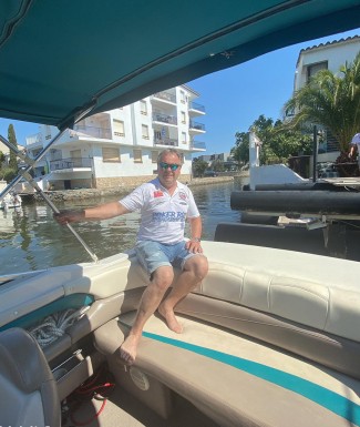 <span>Lorenz, 61</span>&nbsp;<span style='width: 25px; height: 16px; float: right; background-image: url(/bitmaps/flags_small/DE.PNG)'>&nbsp;</span><br><span>Balingen, Germany</span>&nbsp;<input type='button' class='joinbtn' style='float: right' value='JOIN NOW' />