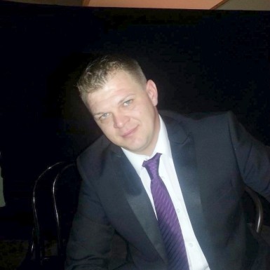 <span>Thomas, 46</span>&nbsp;<span style='width: 25px; height: 16px; float: right; background-image: url(/bitmaps/flags_small/AT.PNG)'>&nbsp;</span><br><span>St Pölten, Austria</span>&nbsp;<input type='button' class='joinbtn' style='float: right' value='JOIN NOW' />